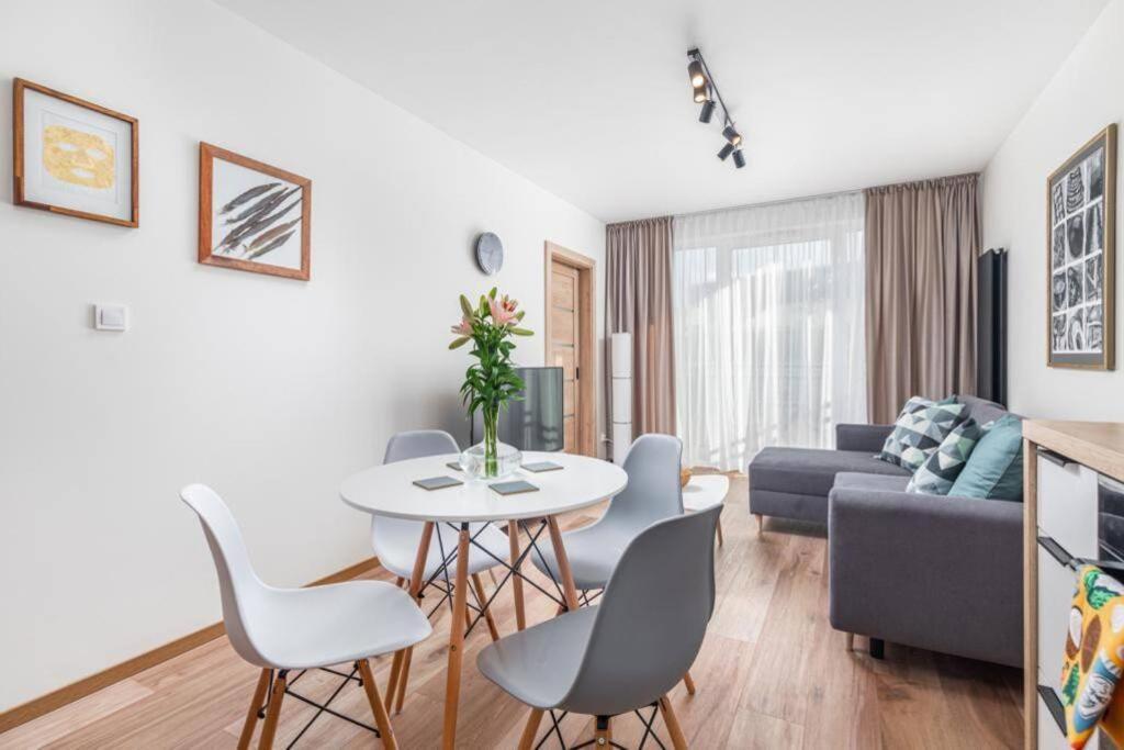 Modern Riverside Apartment With Free Parking Space Шчечин Екстериор снимка