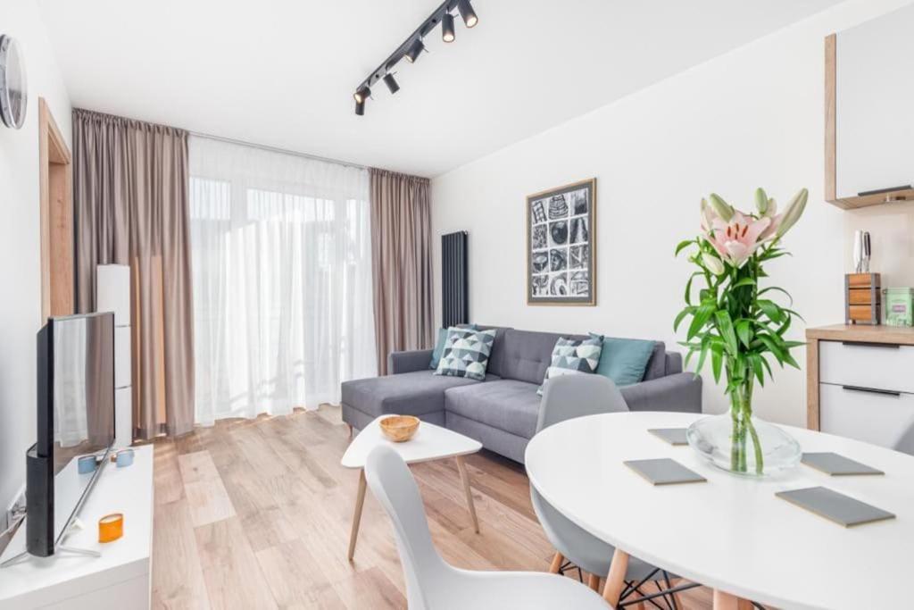 Modern Riverside Apartment With Free Parking Space Шчечин Екстериор снимка